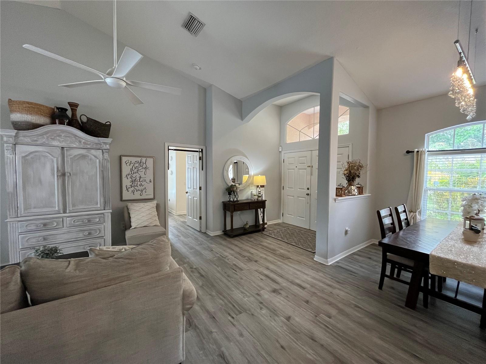 OAK TRACE - Residential