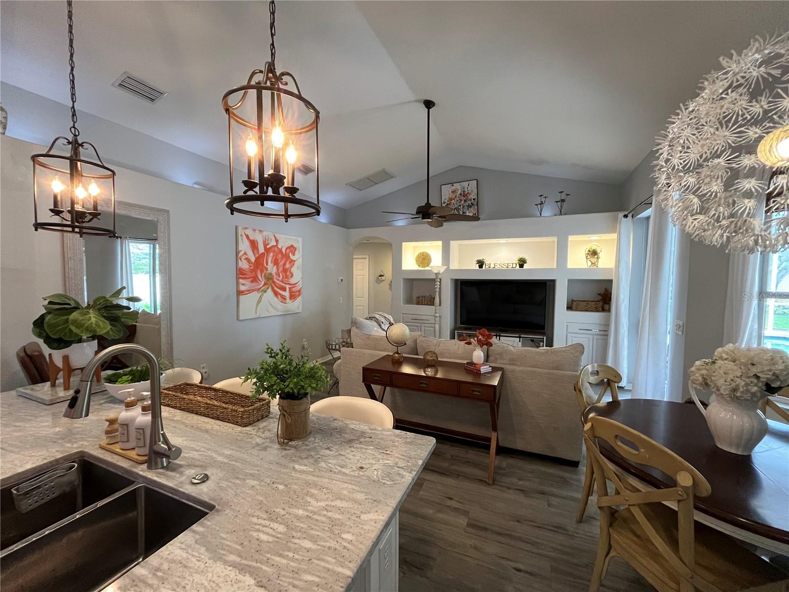 OAK TRACE - Residential