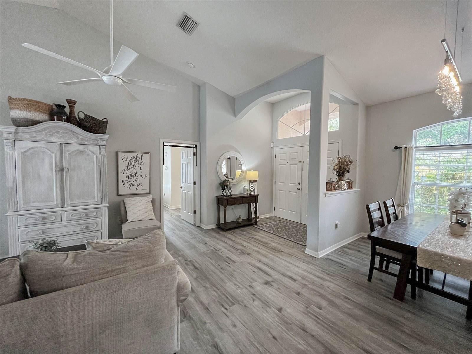 OAK TRACE - Residential