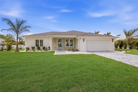 Photo of 680 Key Royale Drive, Holmes Beach, FL 34217 (MLS # A4686733)