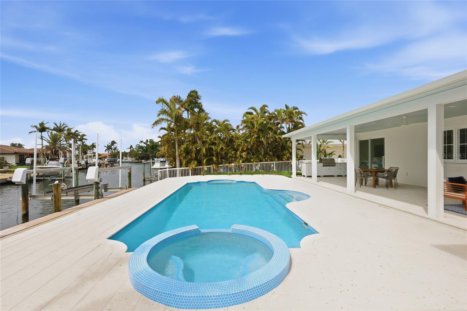 KEY ROYALE 15TH ADD - Residential