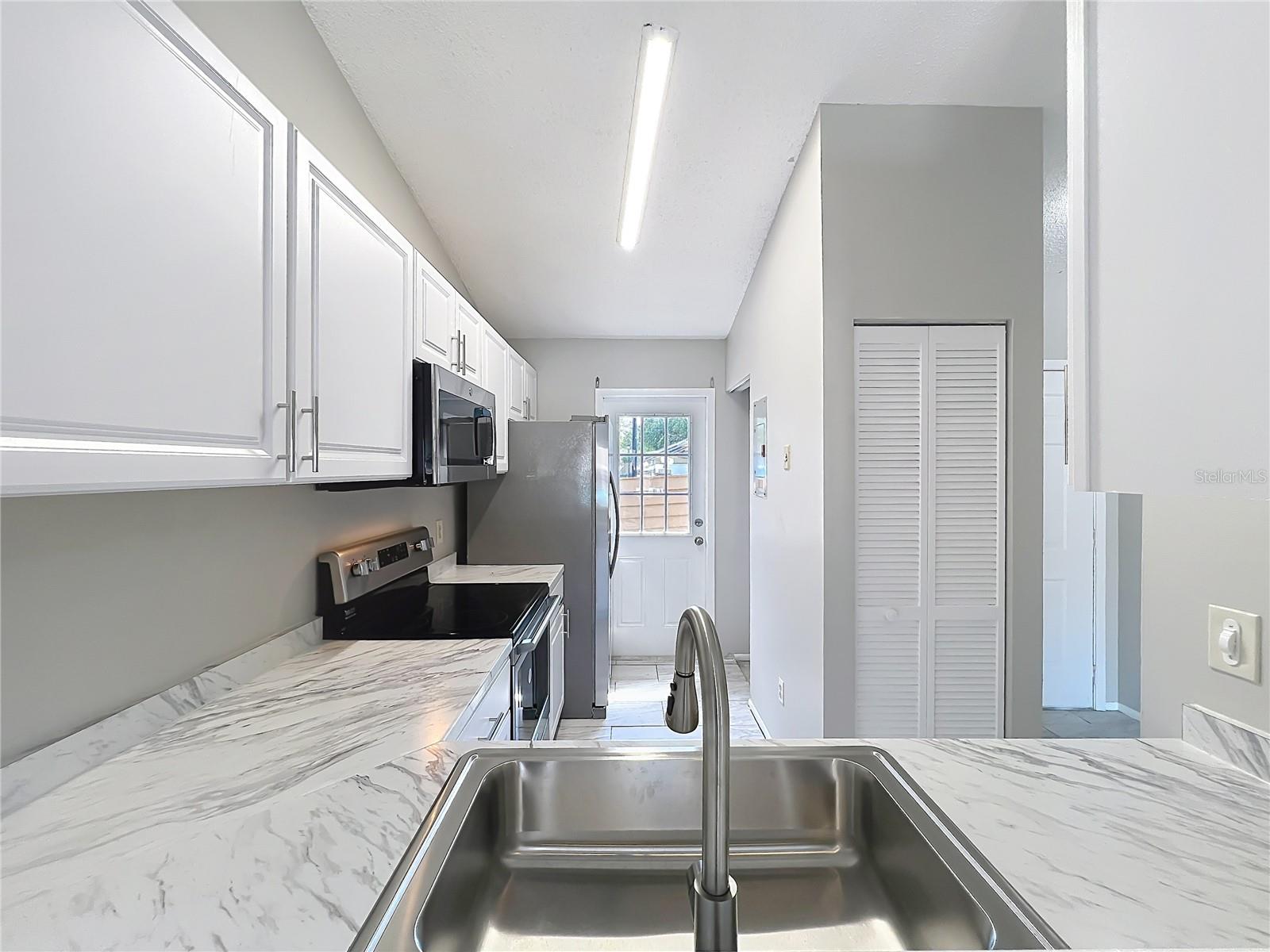 CREEKSIDE VILLAS AT MEADOW WOODS - Residential