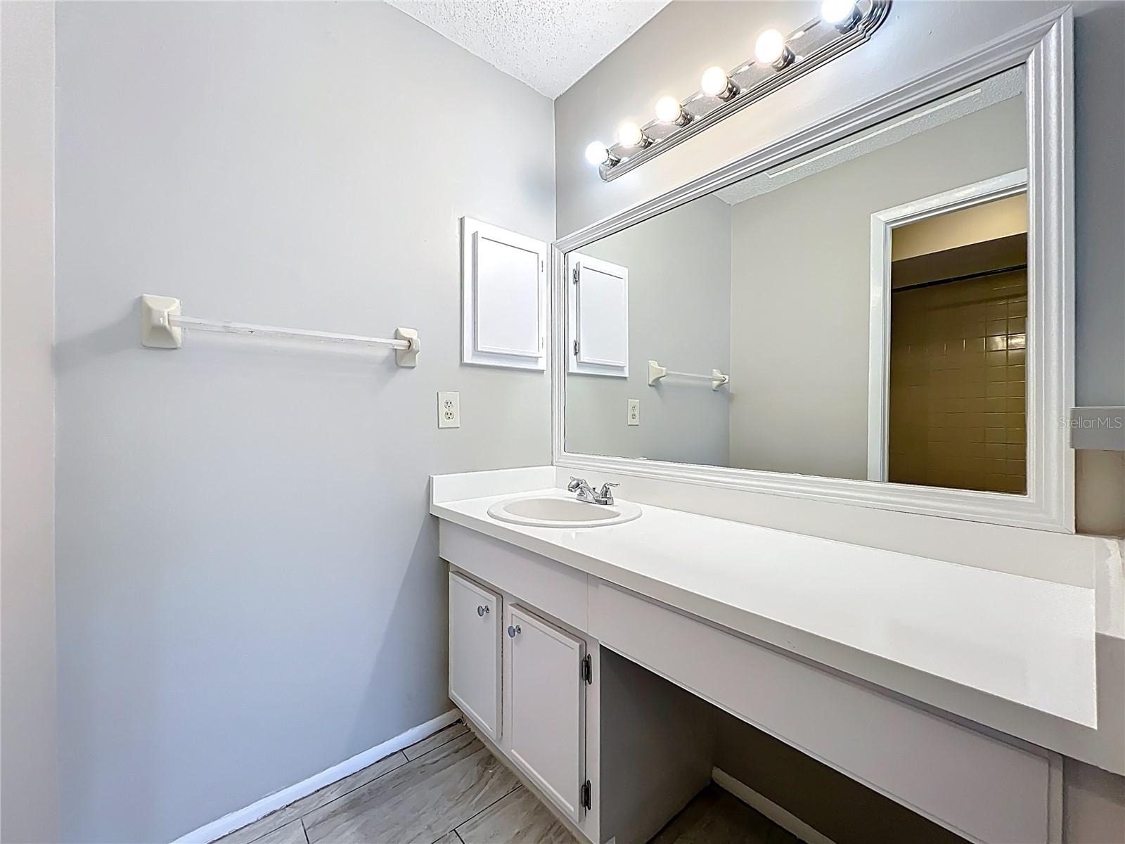 CREEKSIDE VILLAS AT MEADOW WOODS - Residential