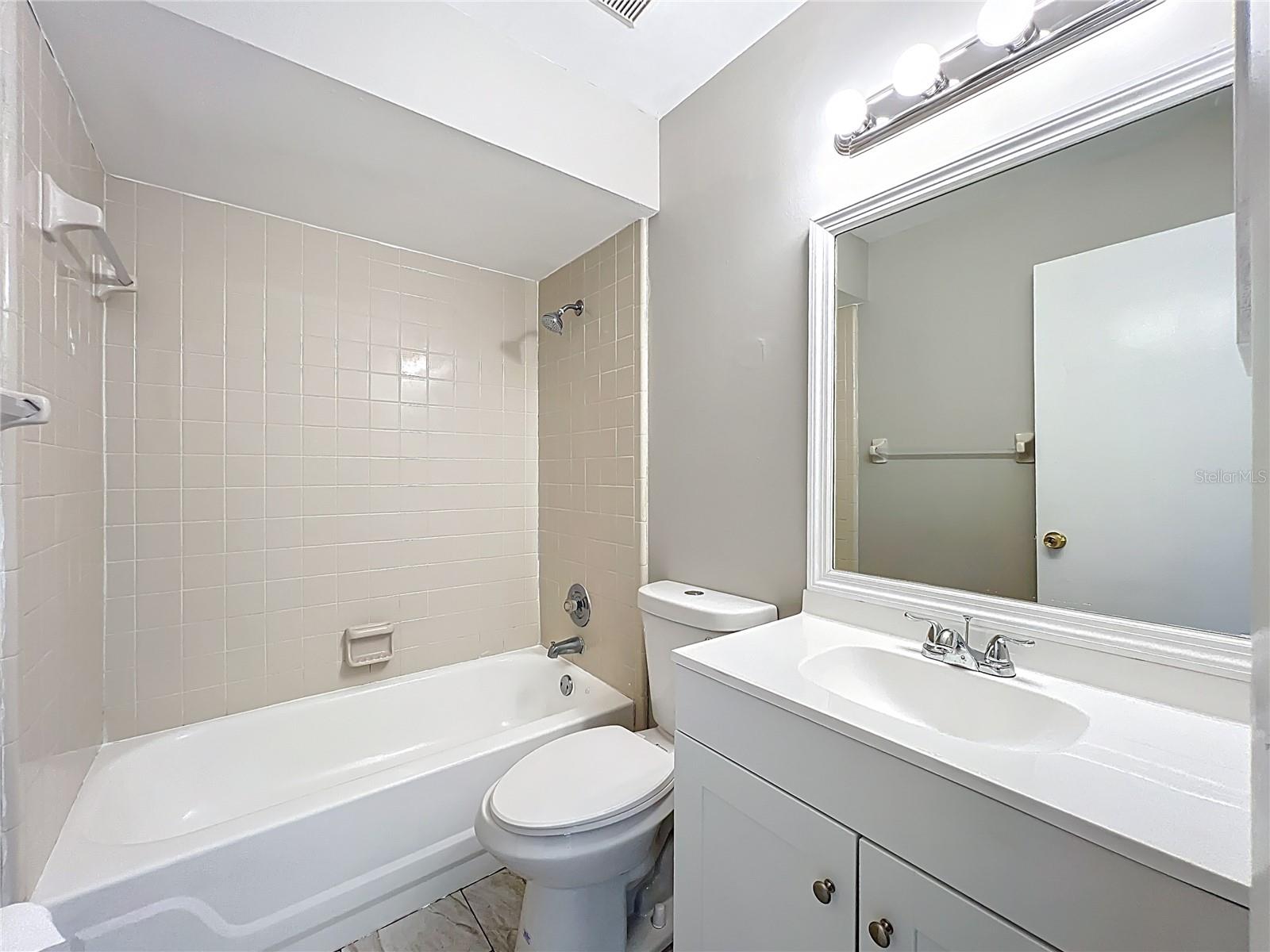 CREEKSIDE VILLAS AT MEADOW WOODS - Residential