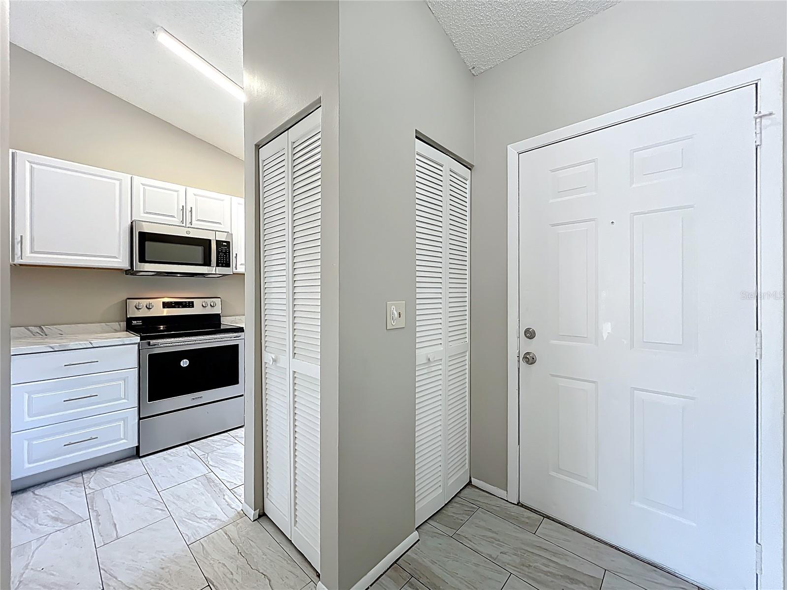 CREEKSIDE VILLAS AT MEADOW WOODS - Residential