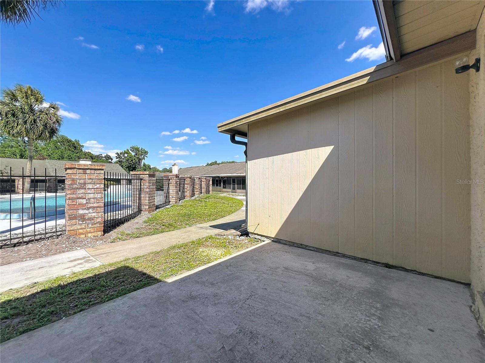 CREEKSIDE VILLAS AT MEADOW WOODS - Residential