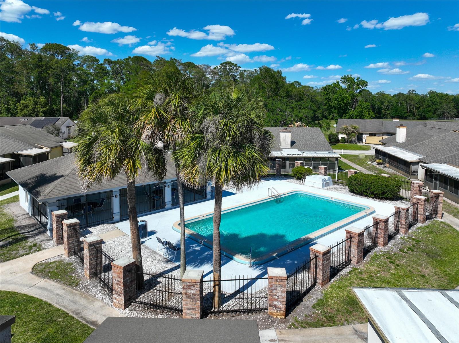 CREEKSIDE VILLAS AT MEADOW WOODS - Residential