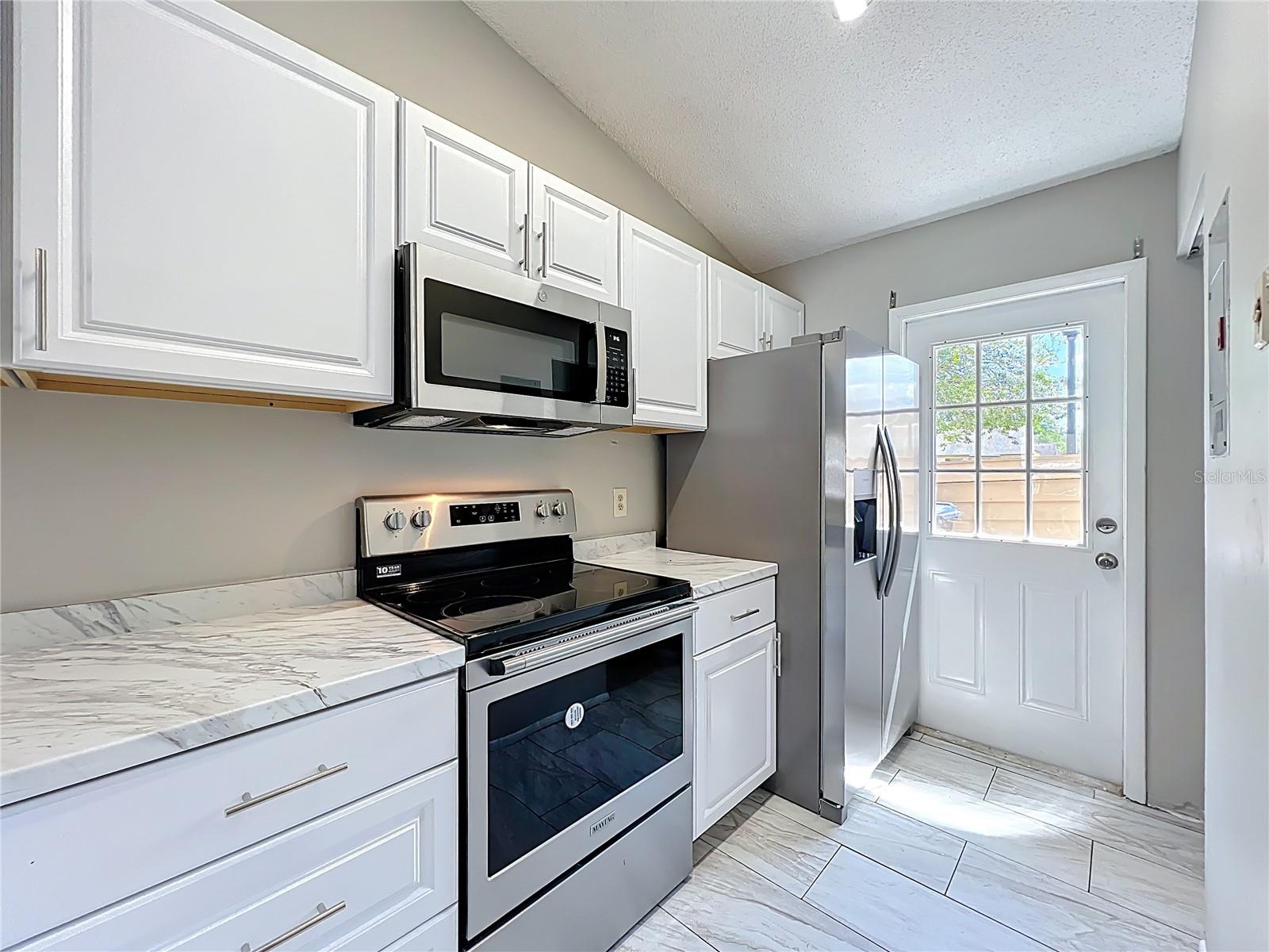 CREEKSIDE VILLAS AT MEADOW WOODS - Residential