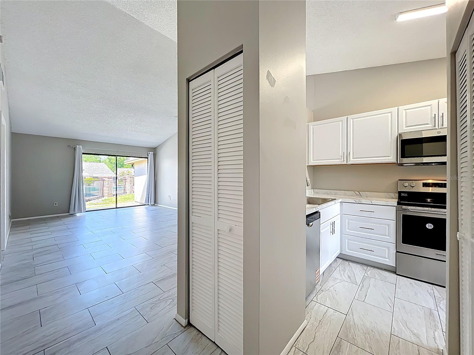 CREEKSIDE VILLAS AT MEADOW WOODS - Residential