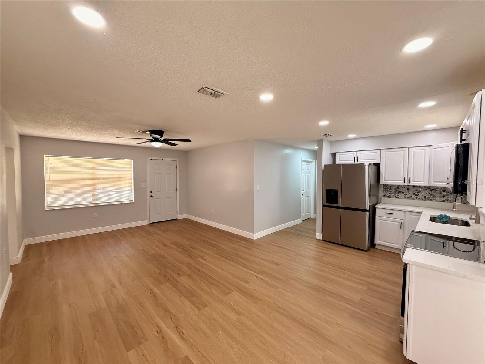 1617 LONG LANE