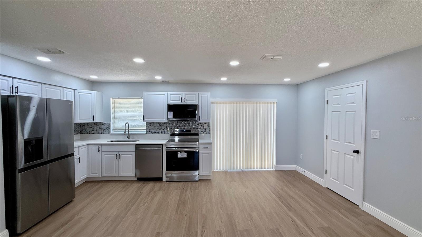 GOLDEN ESTATES - Residential