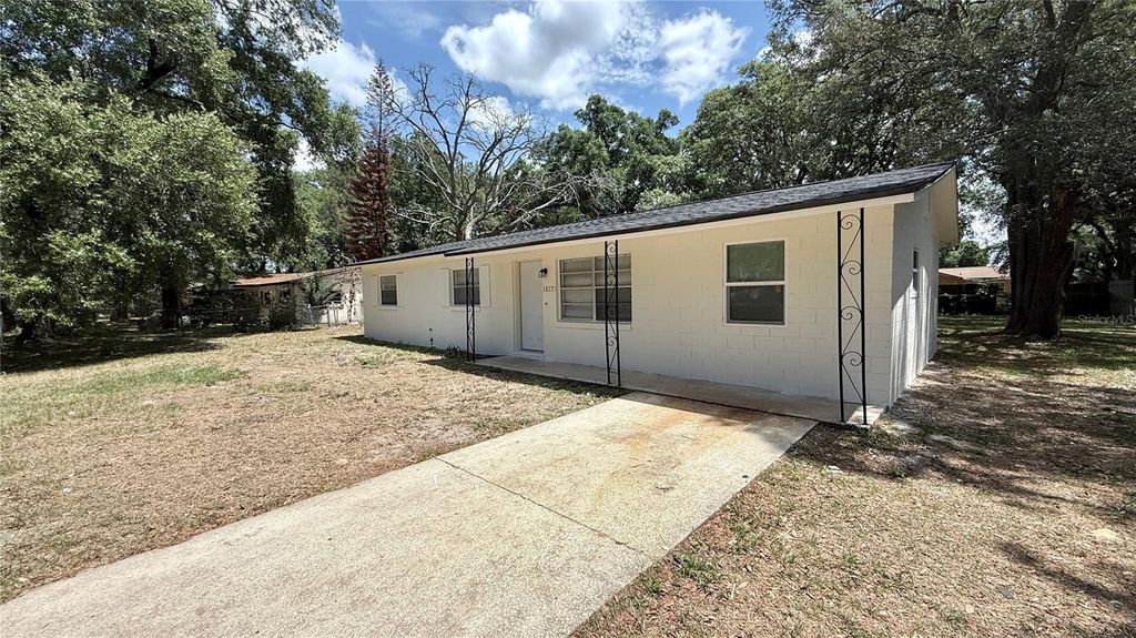 Photo of 1617 Long Lane, Apopka, FL 32703 (MLS # O6402474)