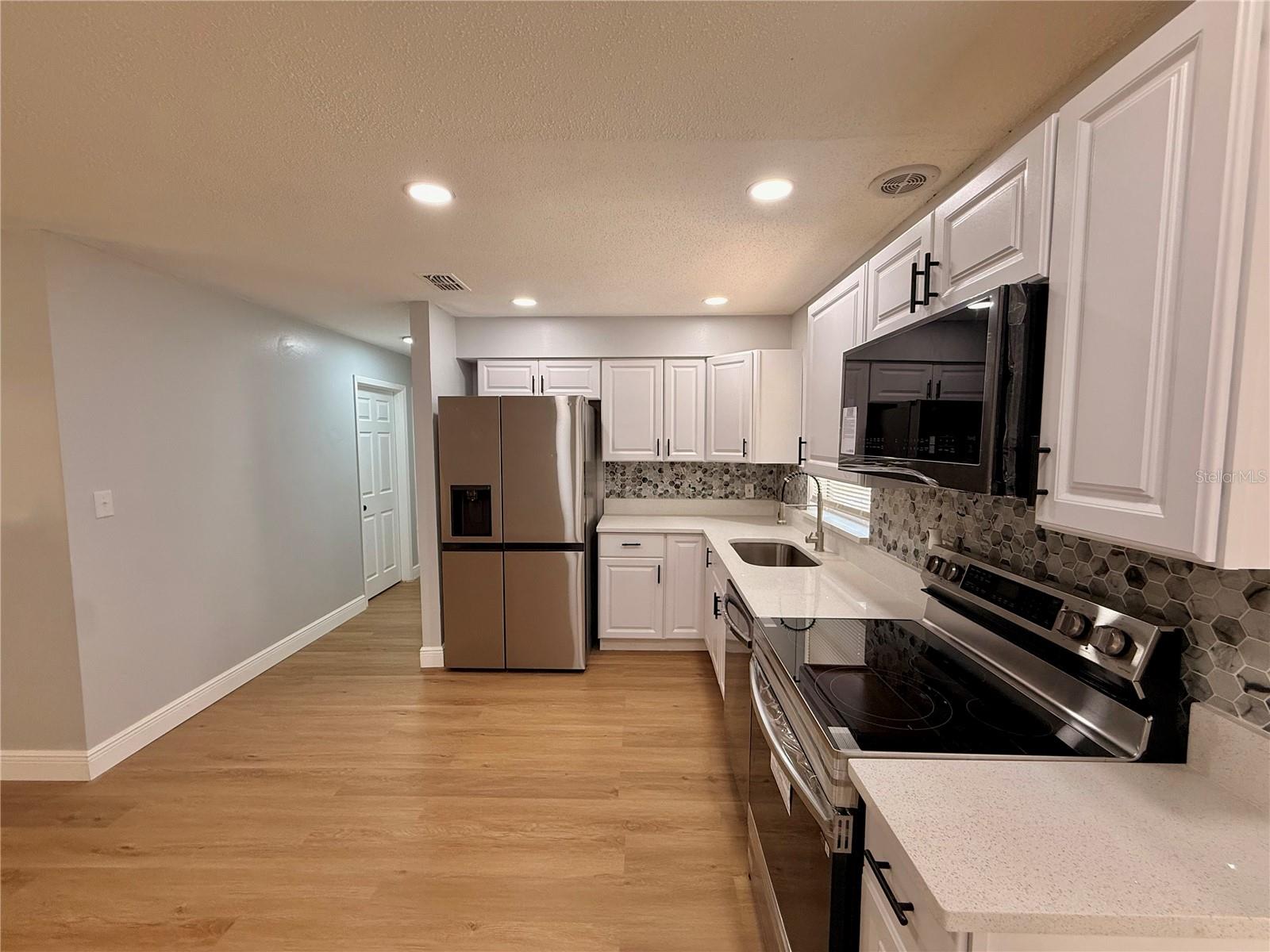 GOLDEN ESTATES - Residential