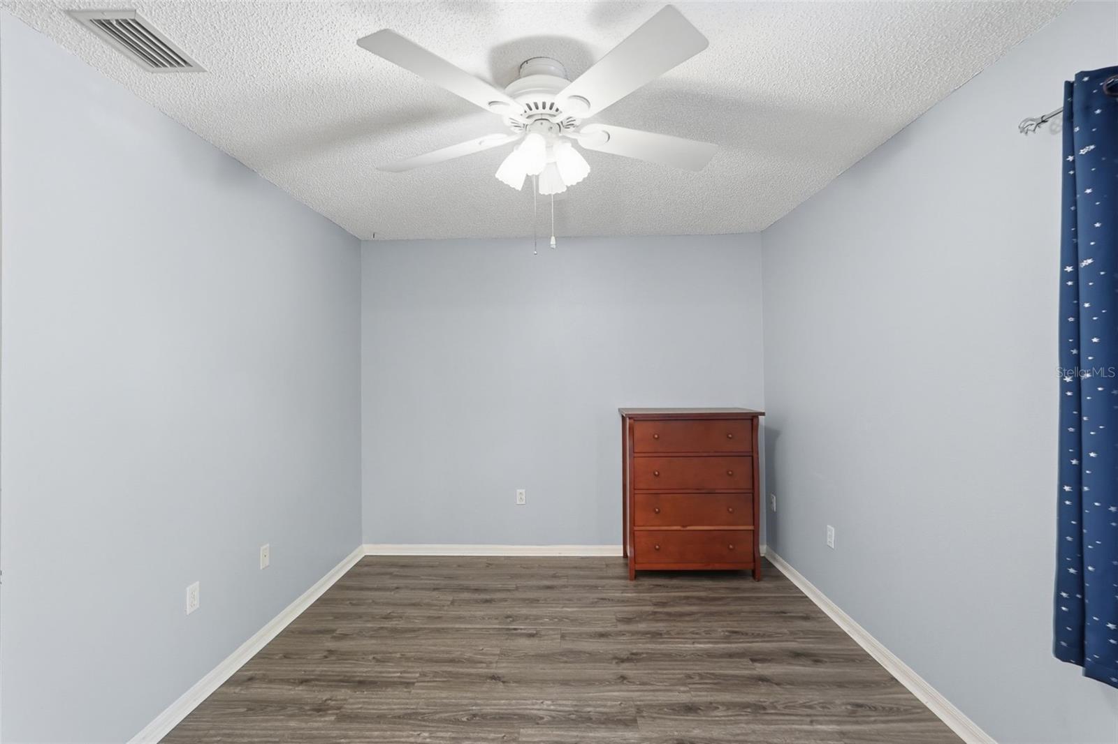 EASTLAKE OAKS - Residential