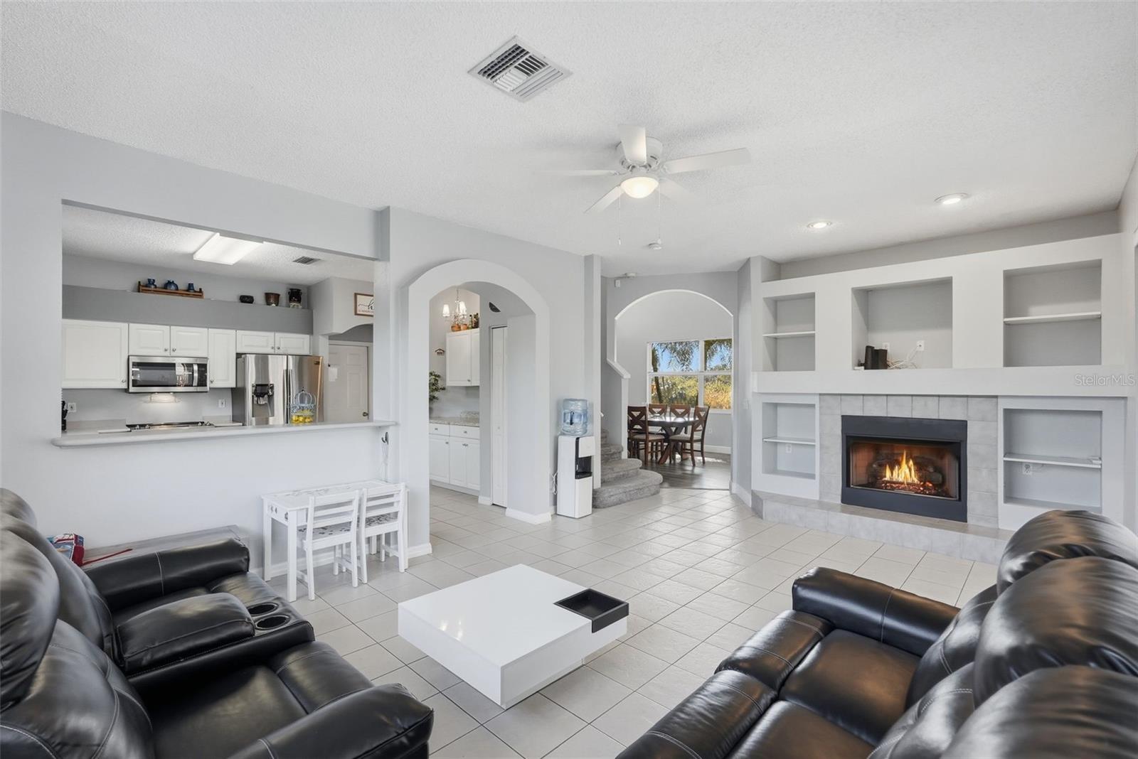 EASTLAKE OAKS - Residential