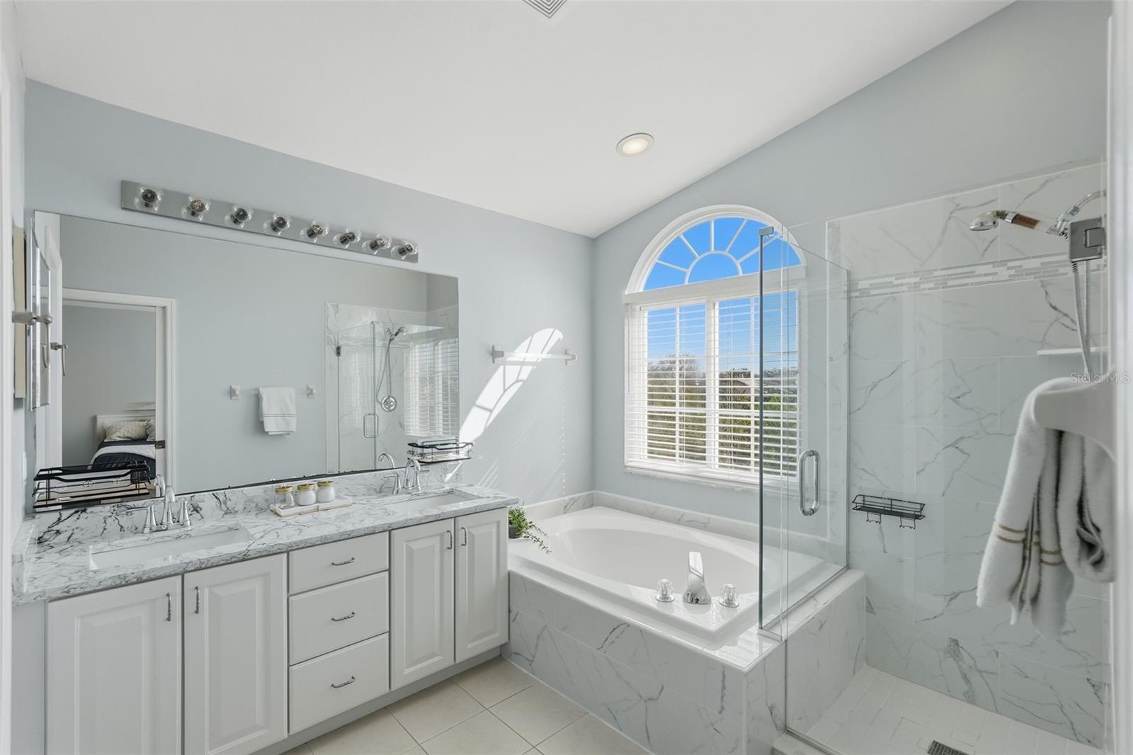 EASTLAKE OAKS - Residential