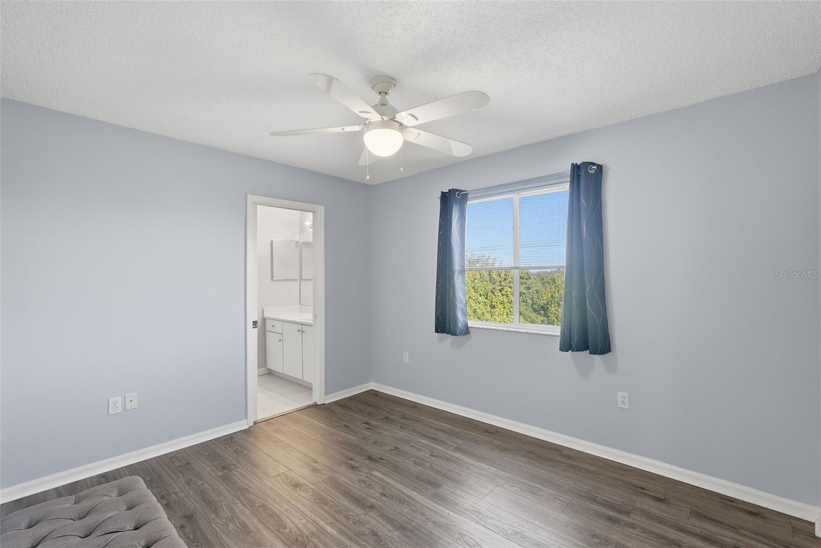 EASTLAKE OAKS - Residential