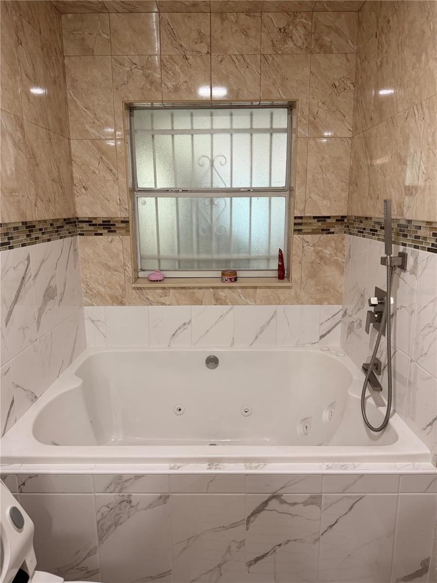 9925 WHEATBERRY COURT