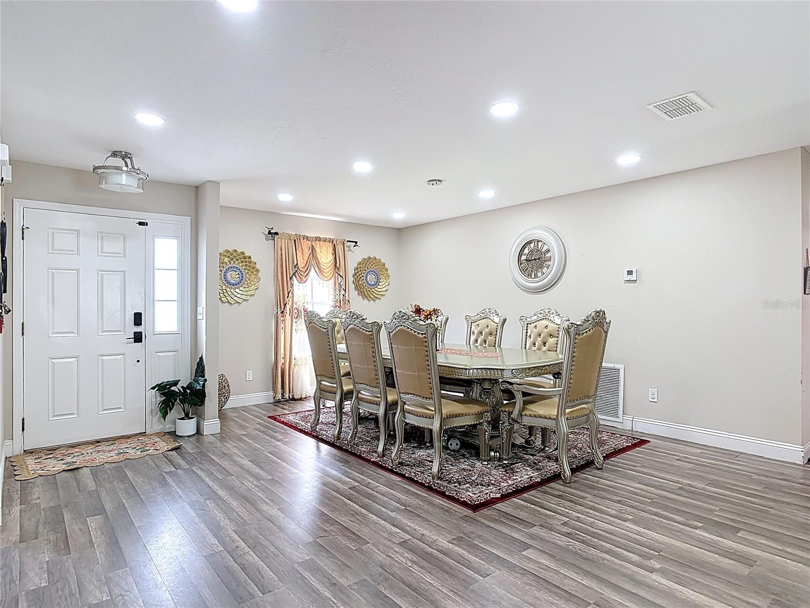 RIVIERA ESTATES - Residential