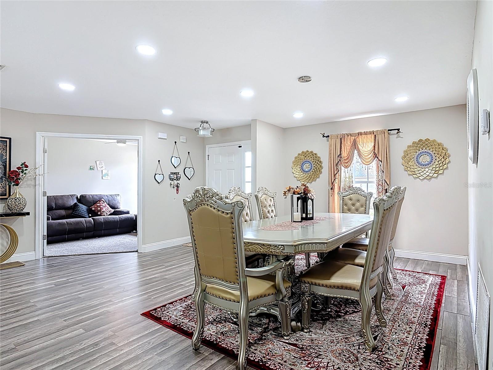 RIVIERA ESTATES - Residential