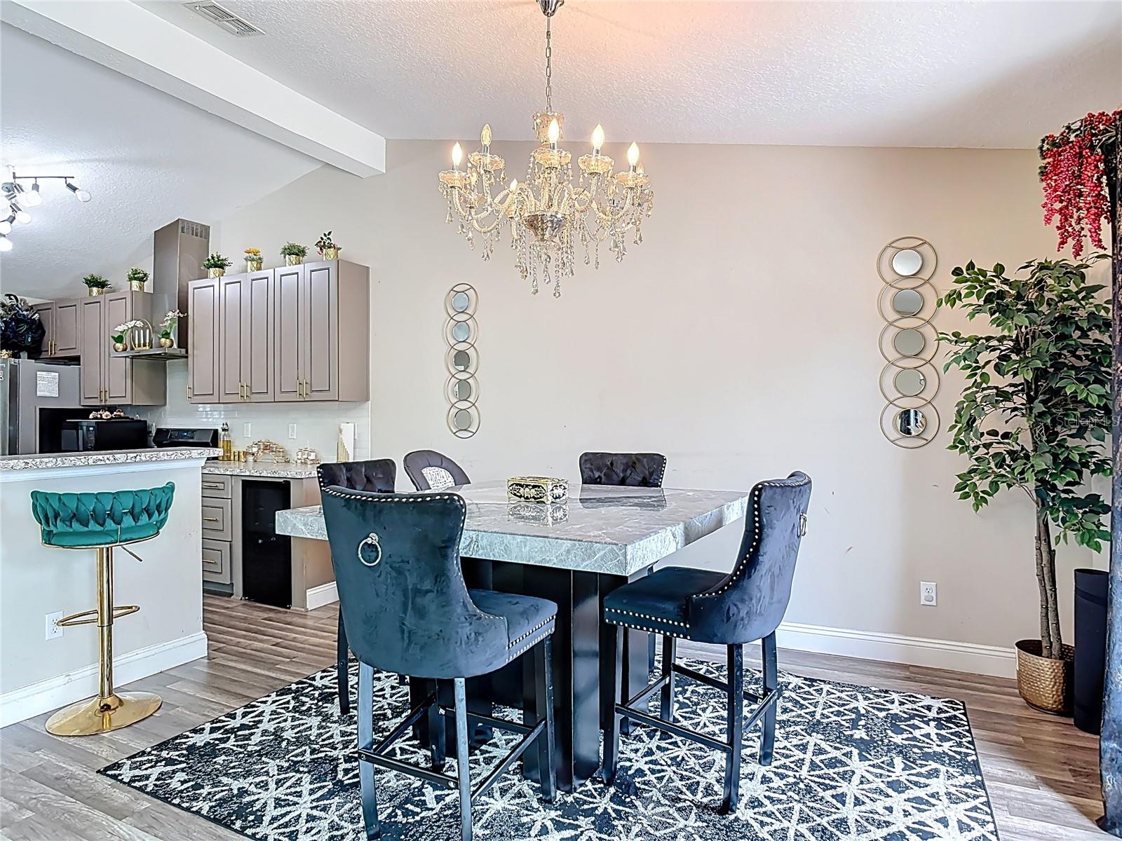 RIVIERA ESTATES - Residential