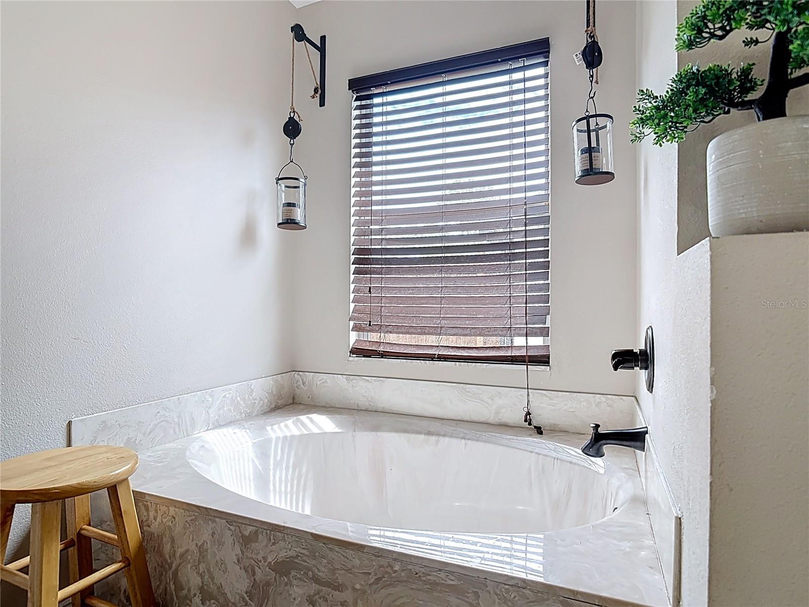 RIVIERA ESTATES - Residential