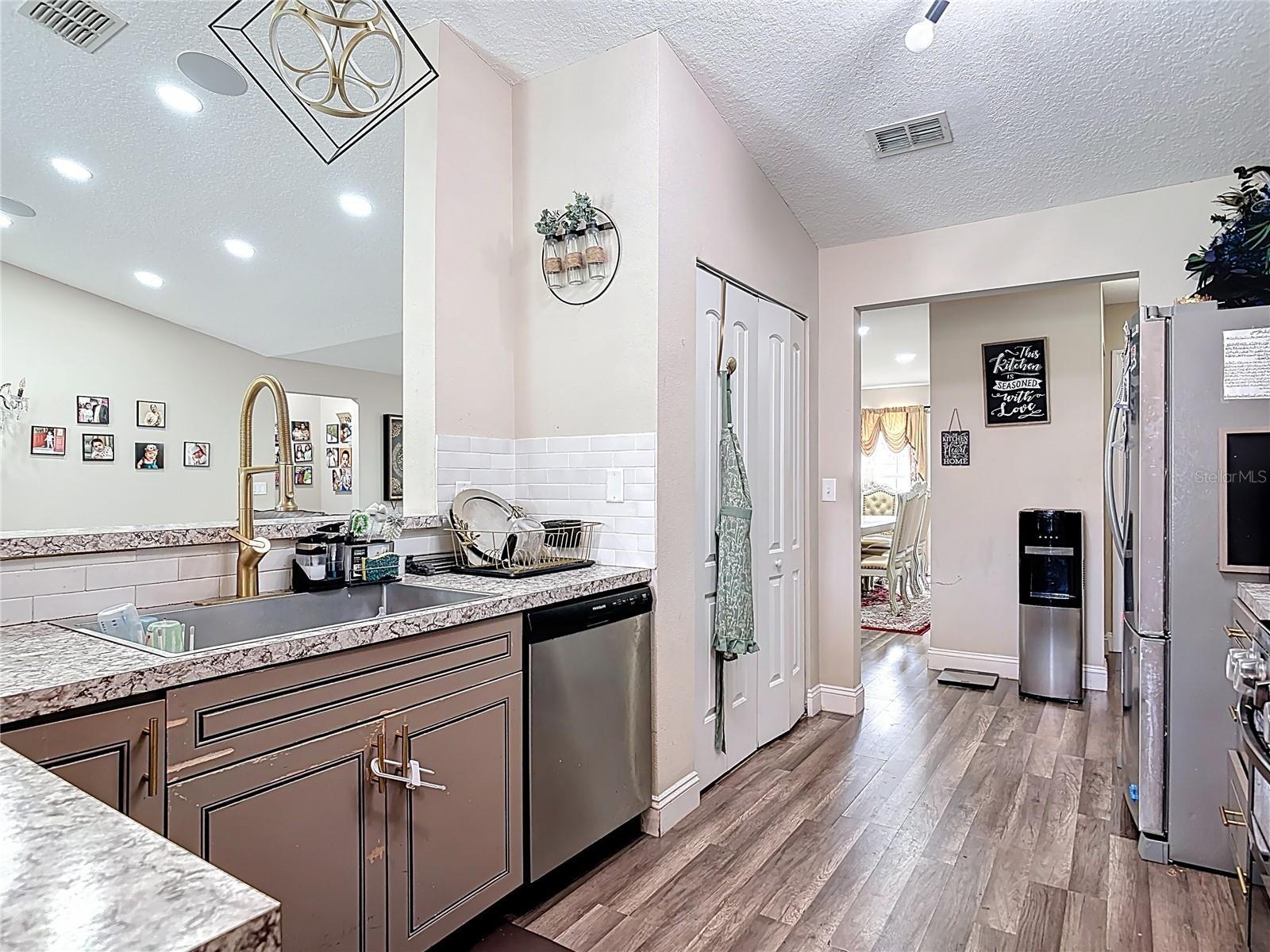 RIVIERA ESTATES - Residential