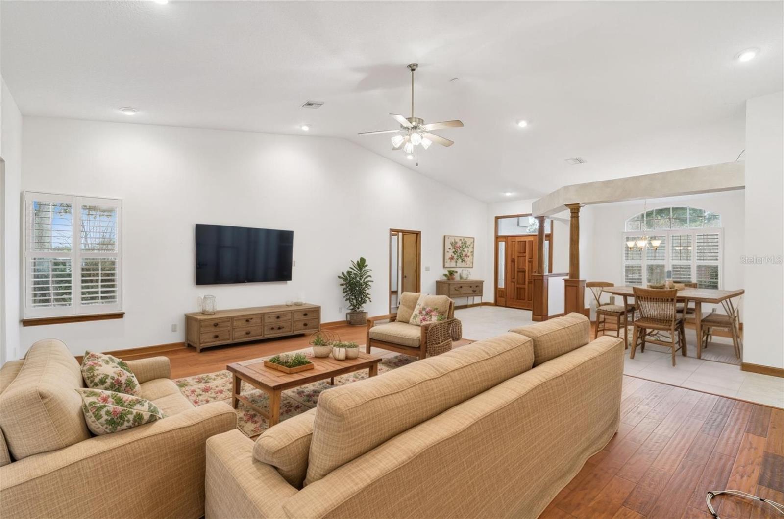 16TH FAIRWAY VILLAS - Residential