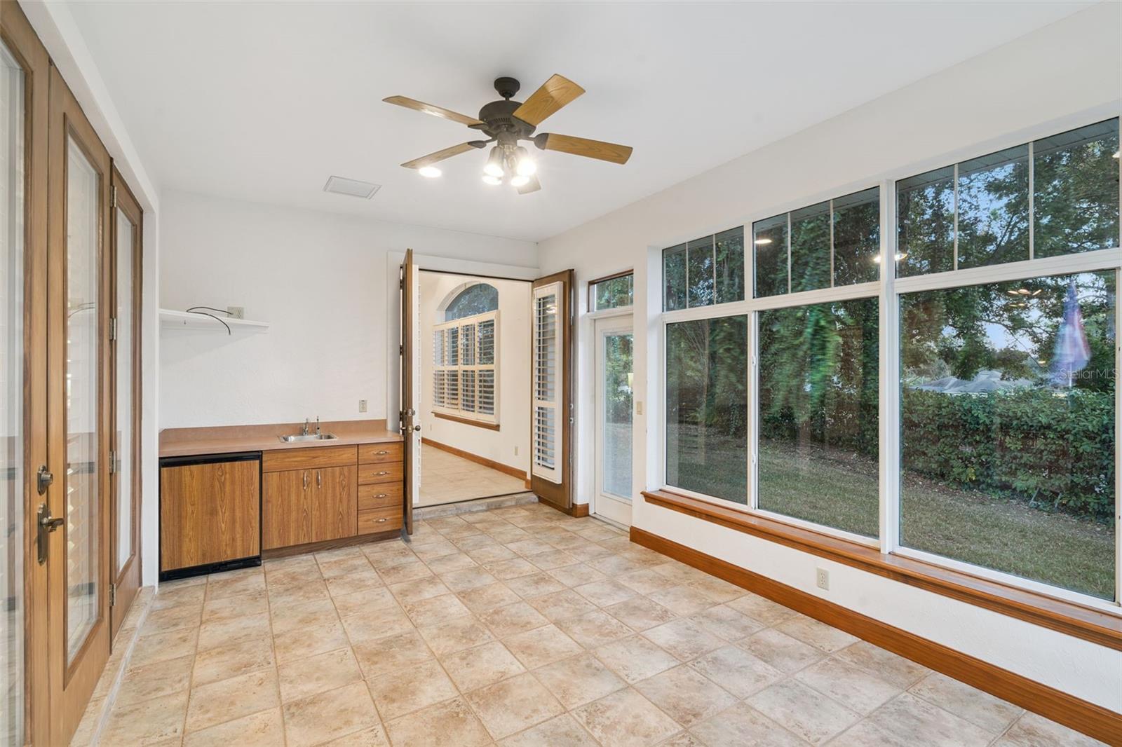 16TH FAIRWAY VILLAS - Residential