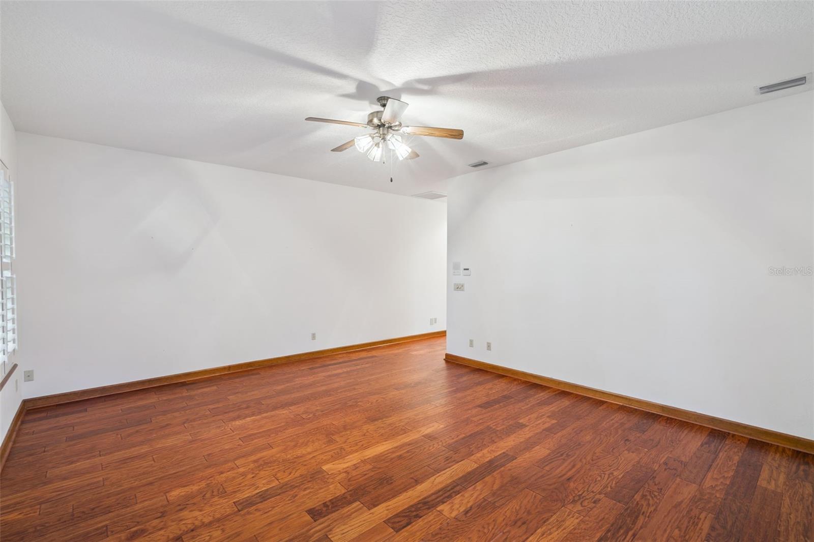 16TH FAIRWAY VILLAS - Residential