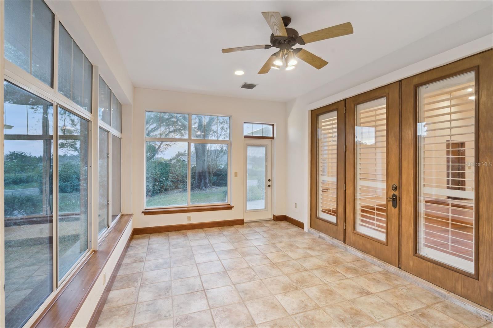 16TH FAIRWAY VILLAS - Residential