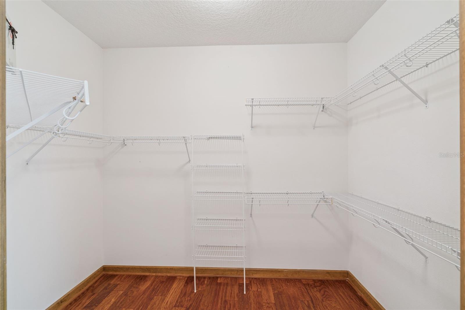 16TH FAIRWAY VILLAS - Residential