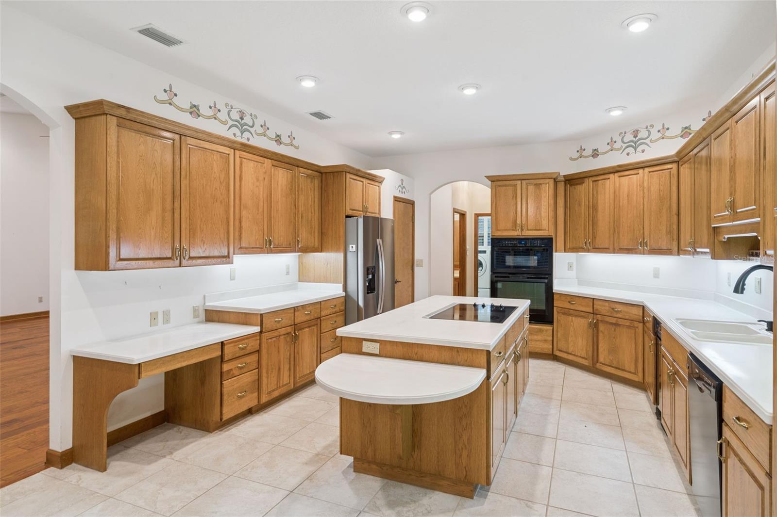 16TH FAIRWAY VILLAS - Residential