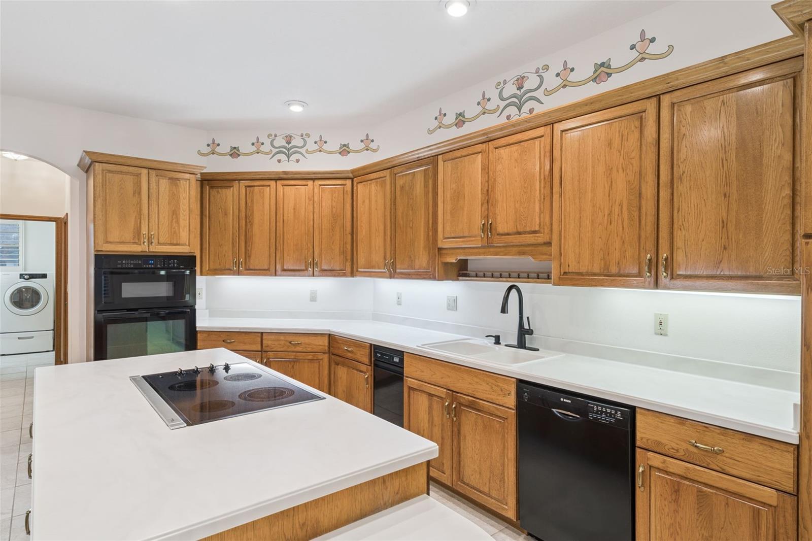 16TH FAIRWAY VILLAS - Residential