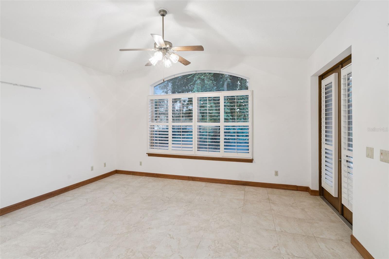 16TH FAIRWAY VILLAS - Residential