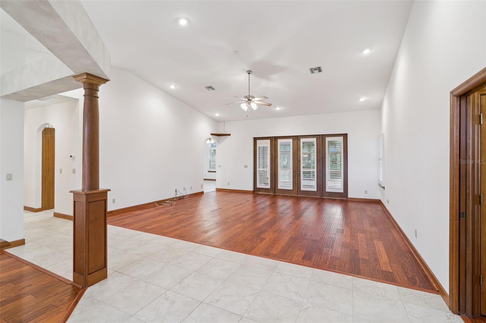 16TH FAIRWAY VILLAS - Residential