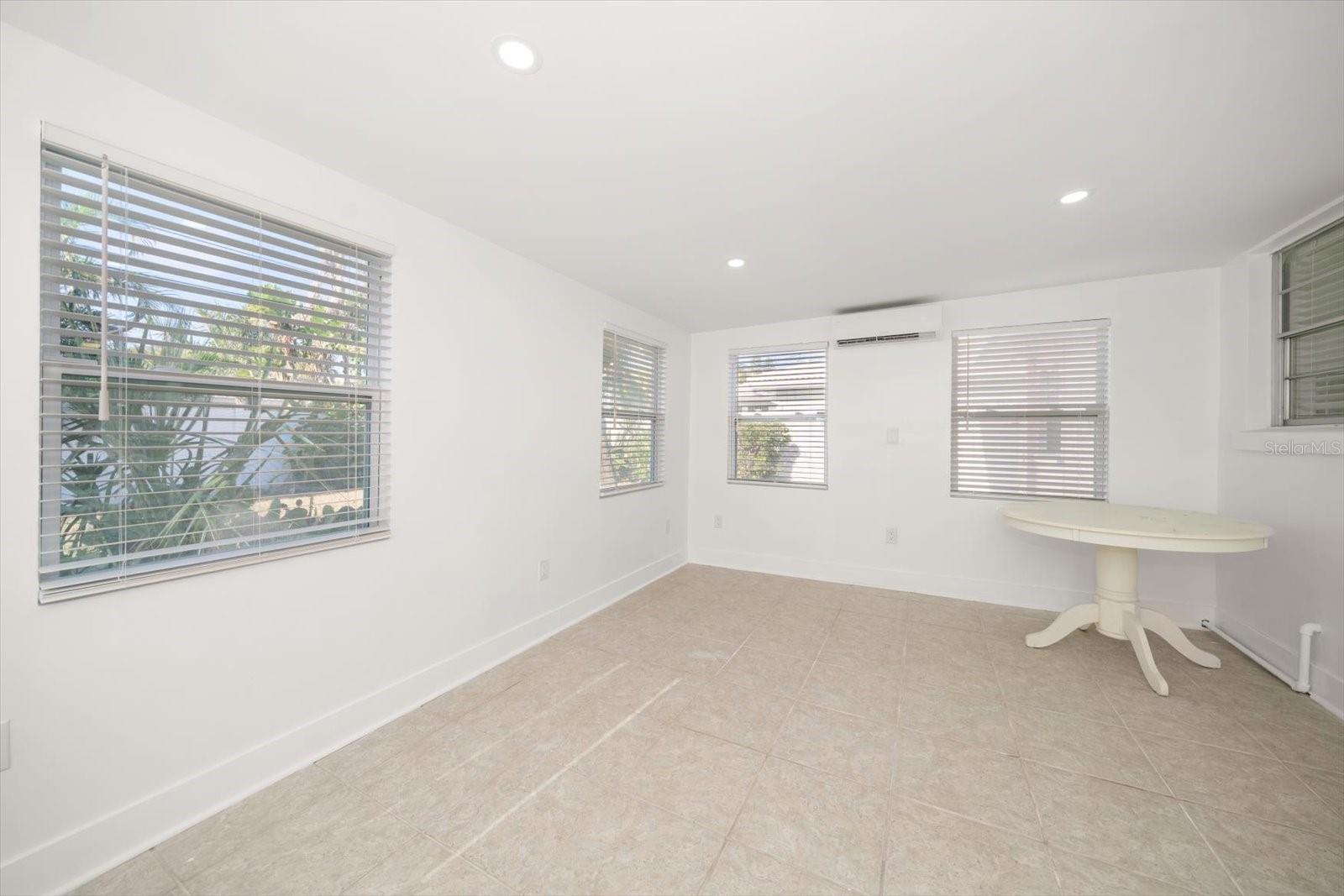 CARLOUEL SUB - Residential