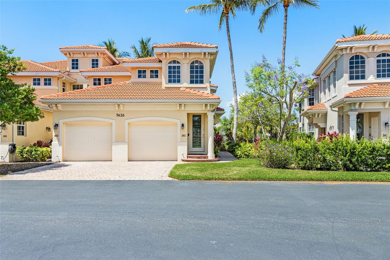 COACH HOMES AT CAPE HARBOUR - Residential