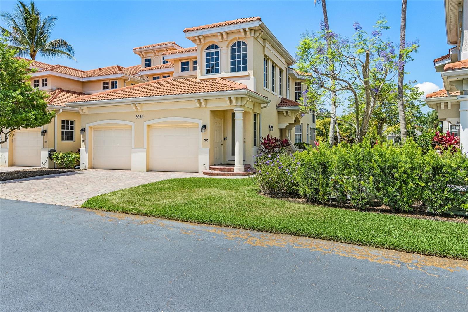 COACH HOMES AT CAPE HARBOUR - Residential