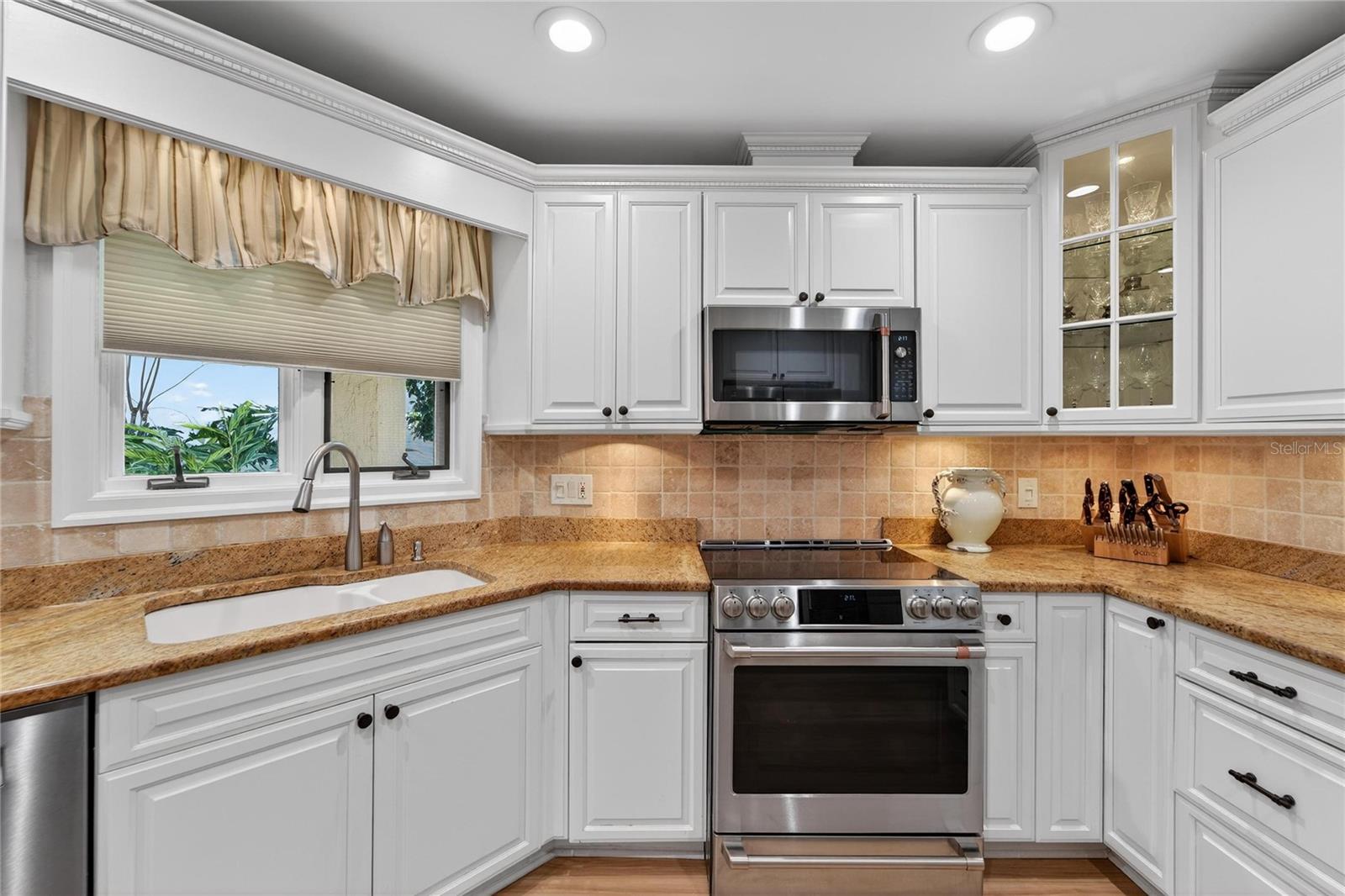 AVILA TWNHMS - Residential