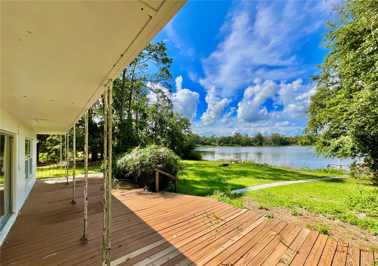 LAKE MCMEEKIN - Residential