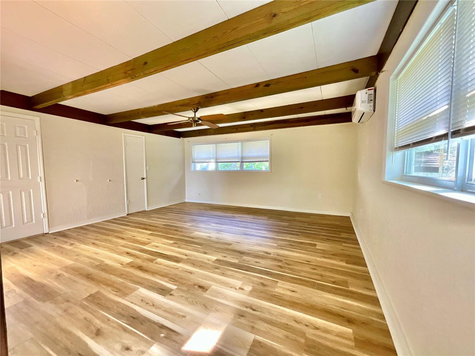 LAKE MCMEEKIN - Residential