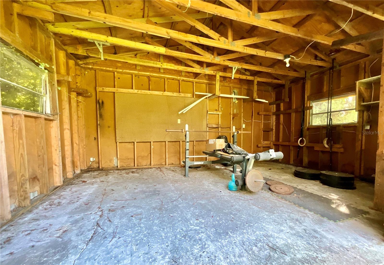 LAKE MCMEEKIN - Residential