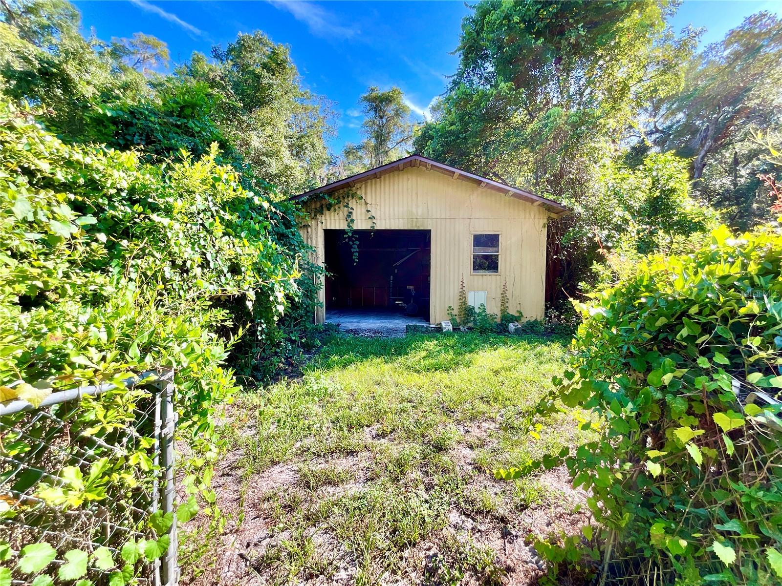 LAKE MCMEEKIN - Residential