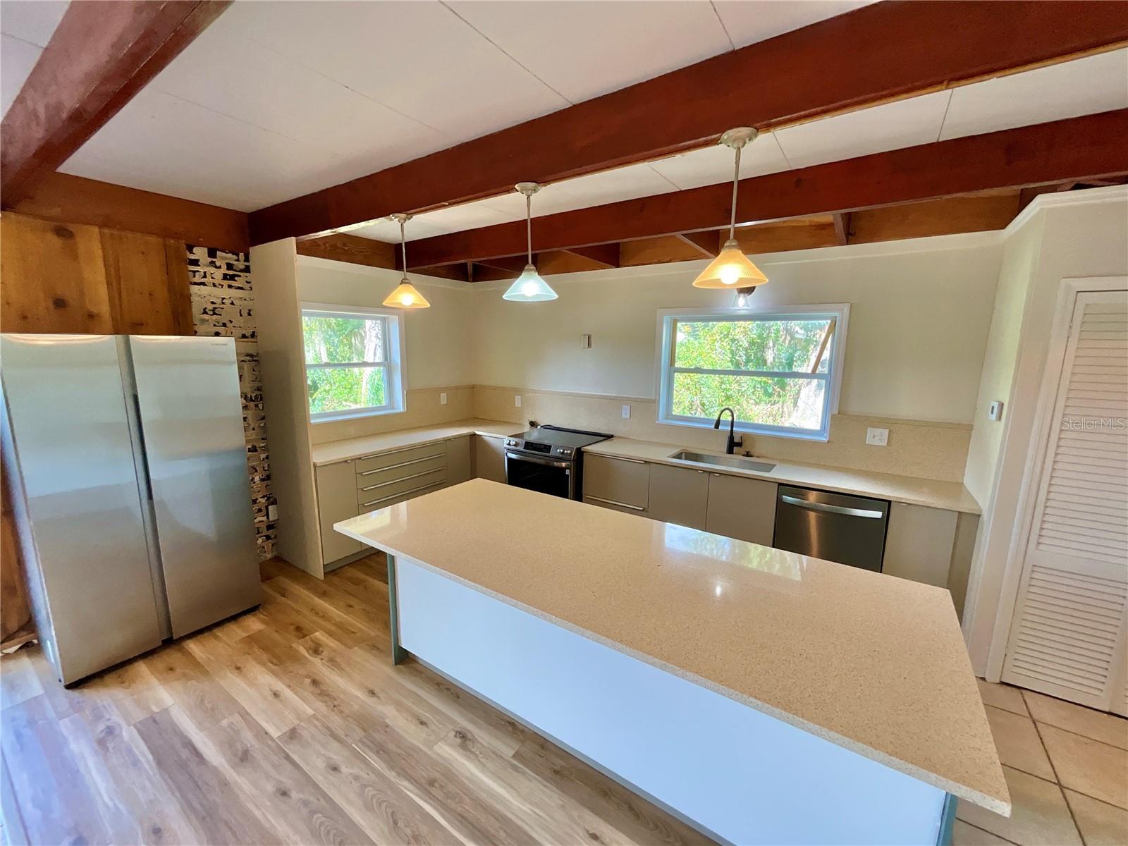 LAKE MCMEEKIN - Residential