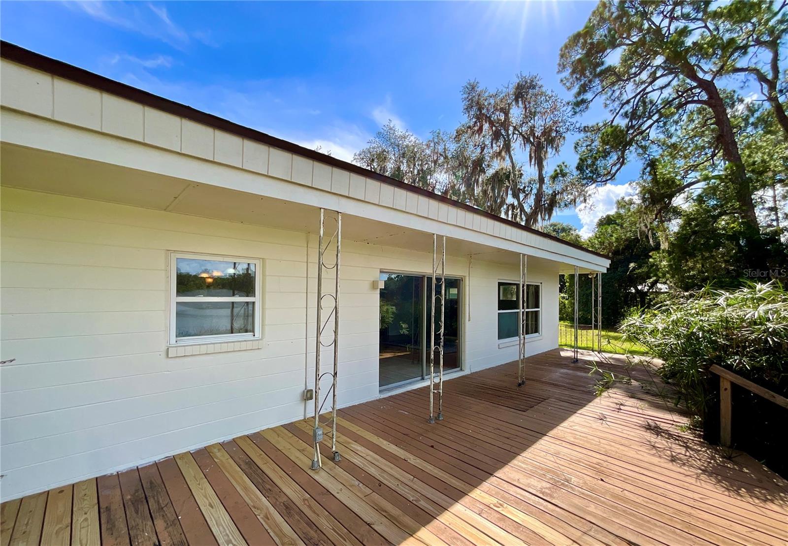 LAKE MCMEEKIN - Residential