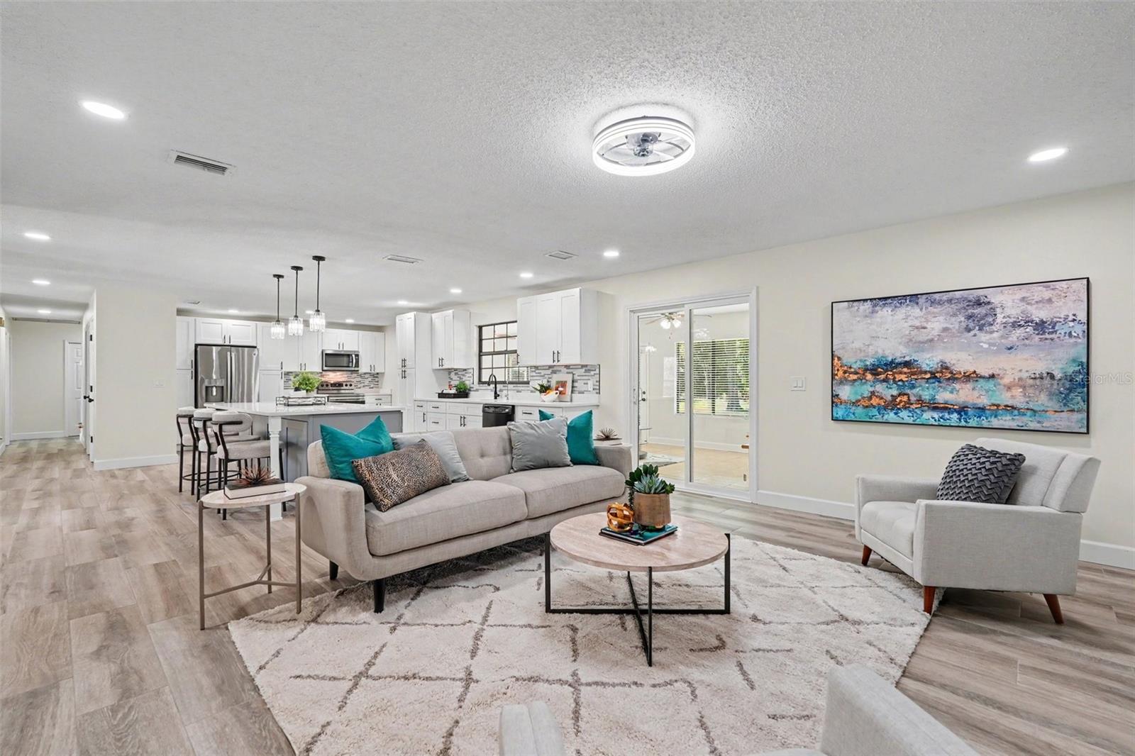 1015 HASTINGS COURT