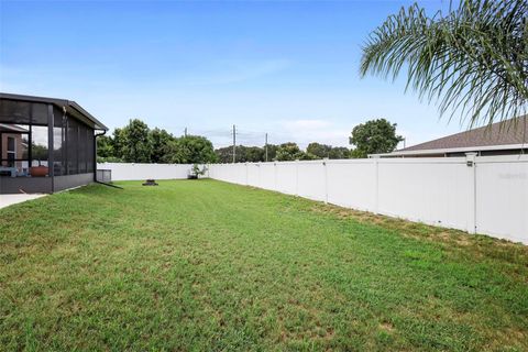 A home in WINTER HAVEN