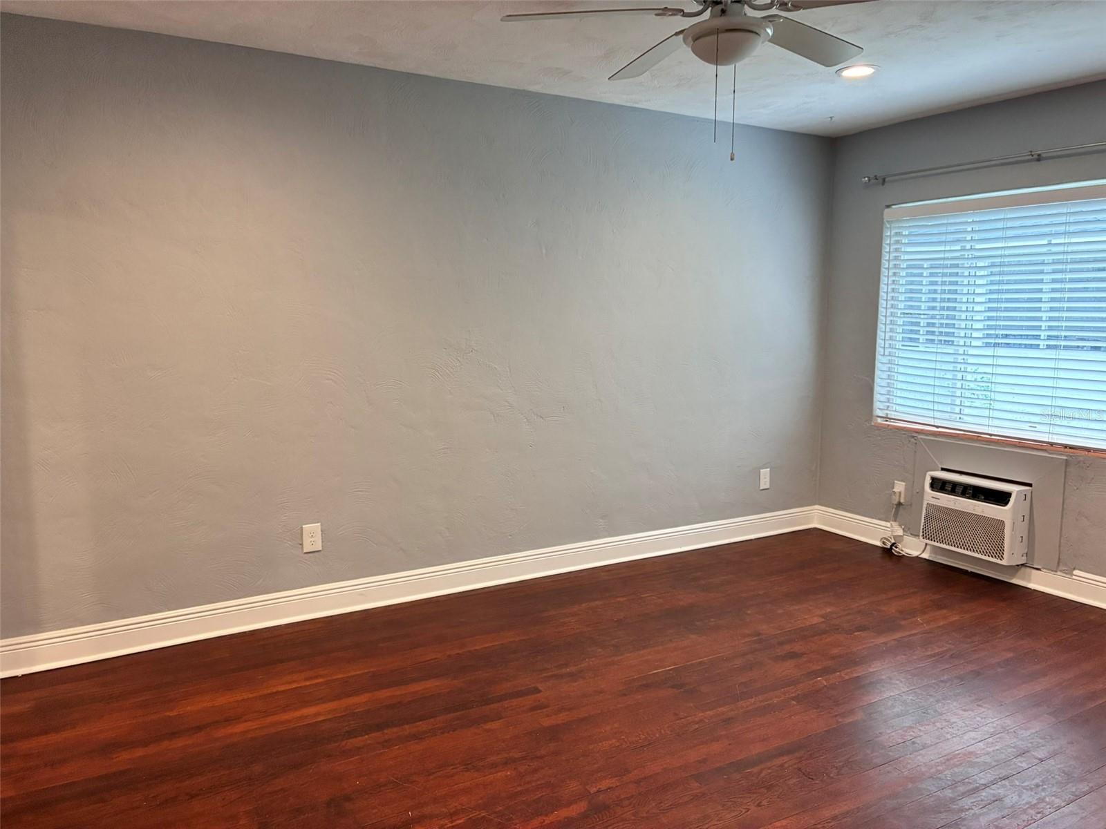 600 W PRINCETON STREET