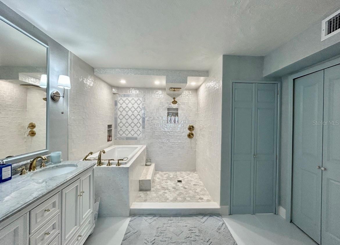 ATLANTICA CONDO - Residential
